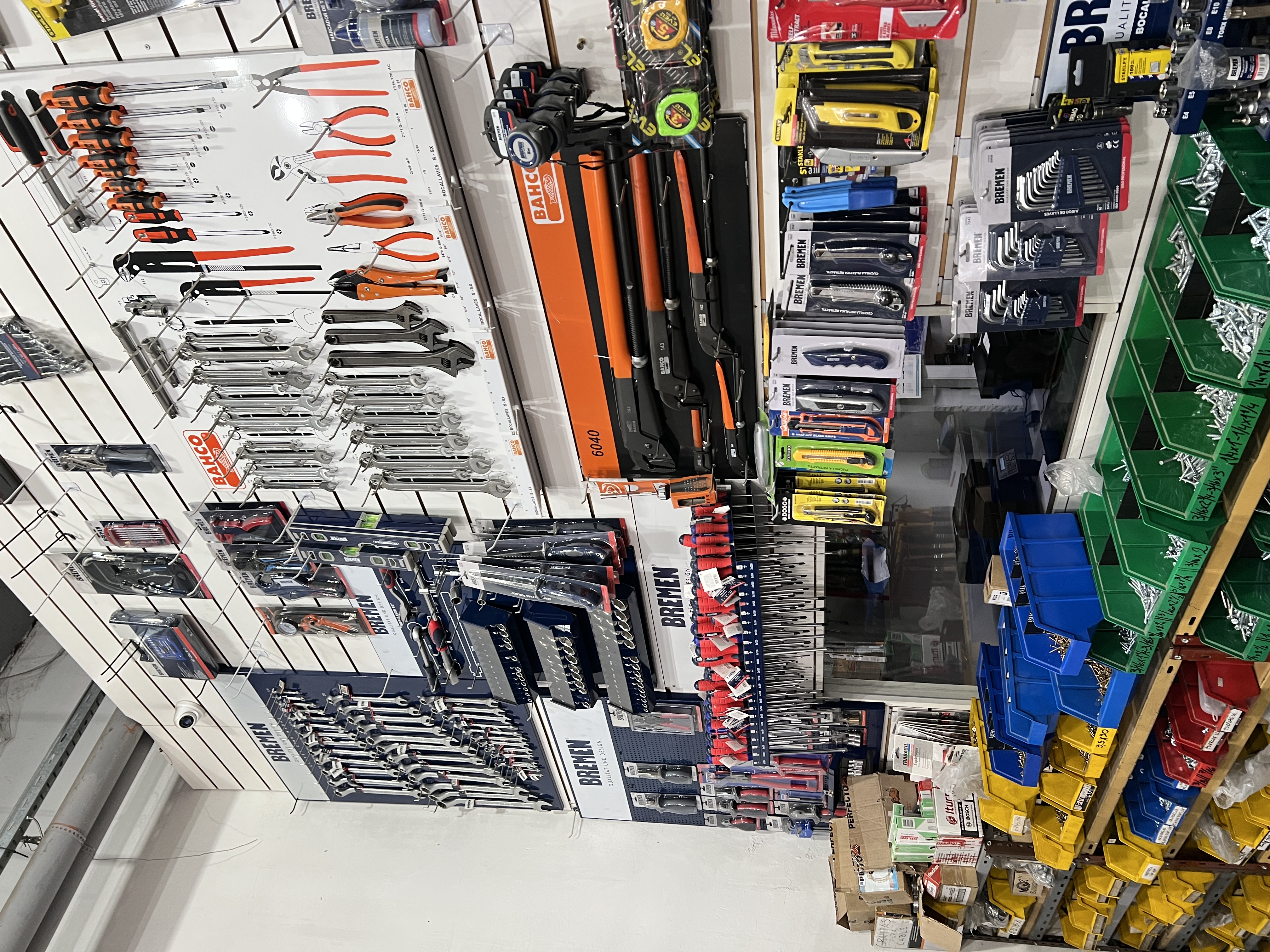 Fijaciones y tornillería